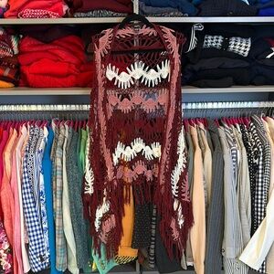 Rue21 maroon/white/pink crocheted sleeveless open front cardigan size XS